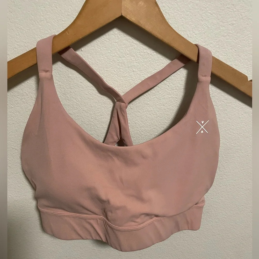 Free spirit pink‎ sports bra size Medium